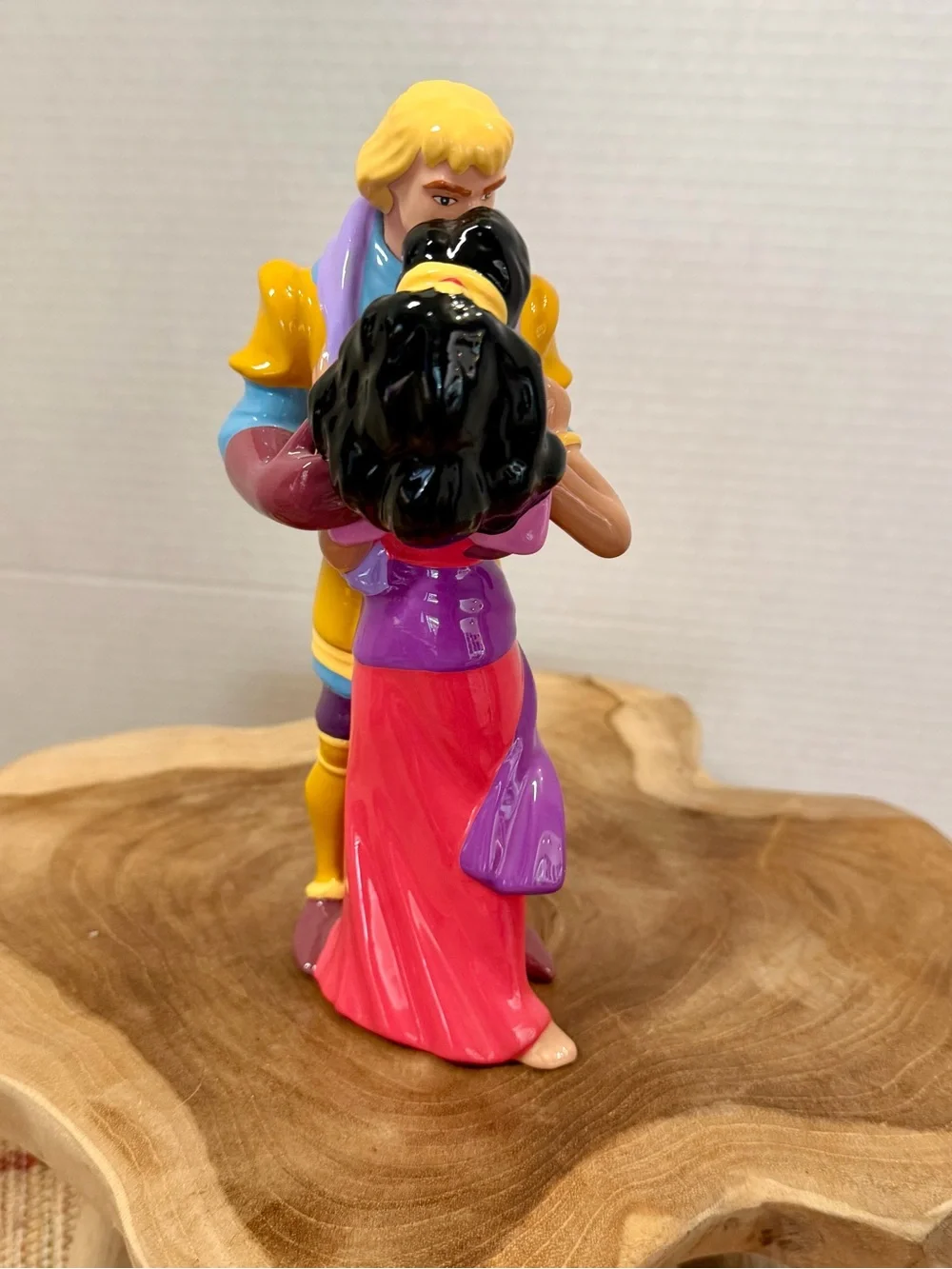Disney Hutchback Of Notre Dame Esmeralda & Poebus